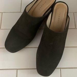 Nisolo Paloma mule in dark olive suede